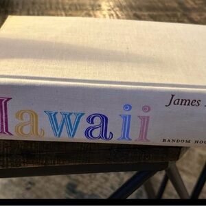 'Hawaii' Book with Multicolor Text